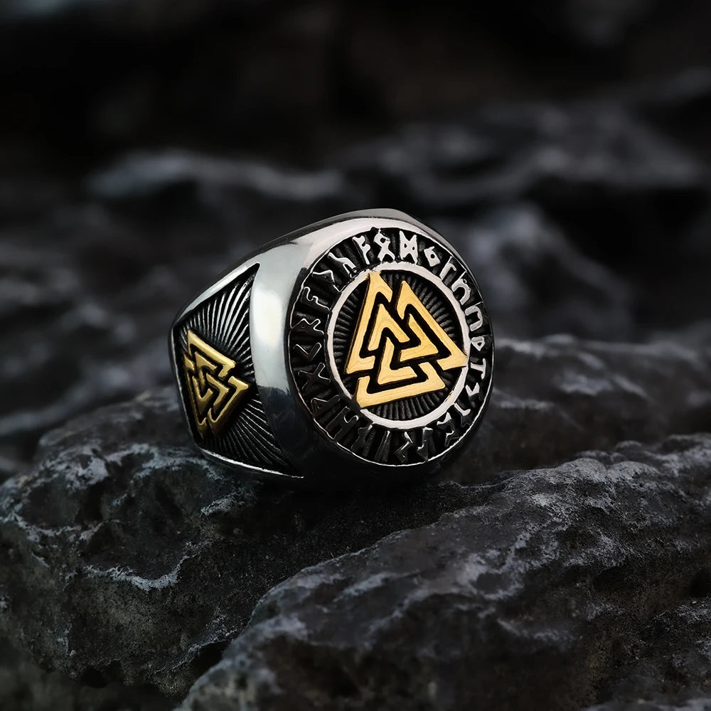 Anillo de letras Vikingas de acero de Titanio