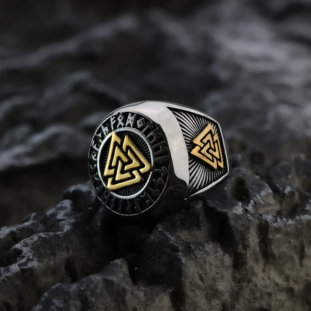 Anillo de letras Vikingas de acero de Titanio